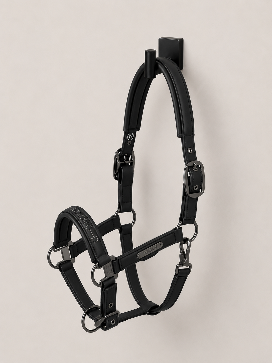 Eskadron Padded Halter Faux Leather Platinum Black