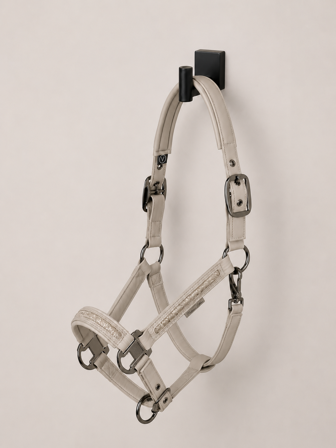 Eskadron Platinum Padded Faux Leather Jewel Halter Pale Gray
