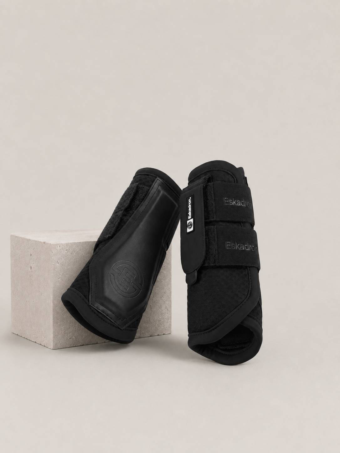Eskadron Horse Tendon Exercise Mesh Boots Black