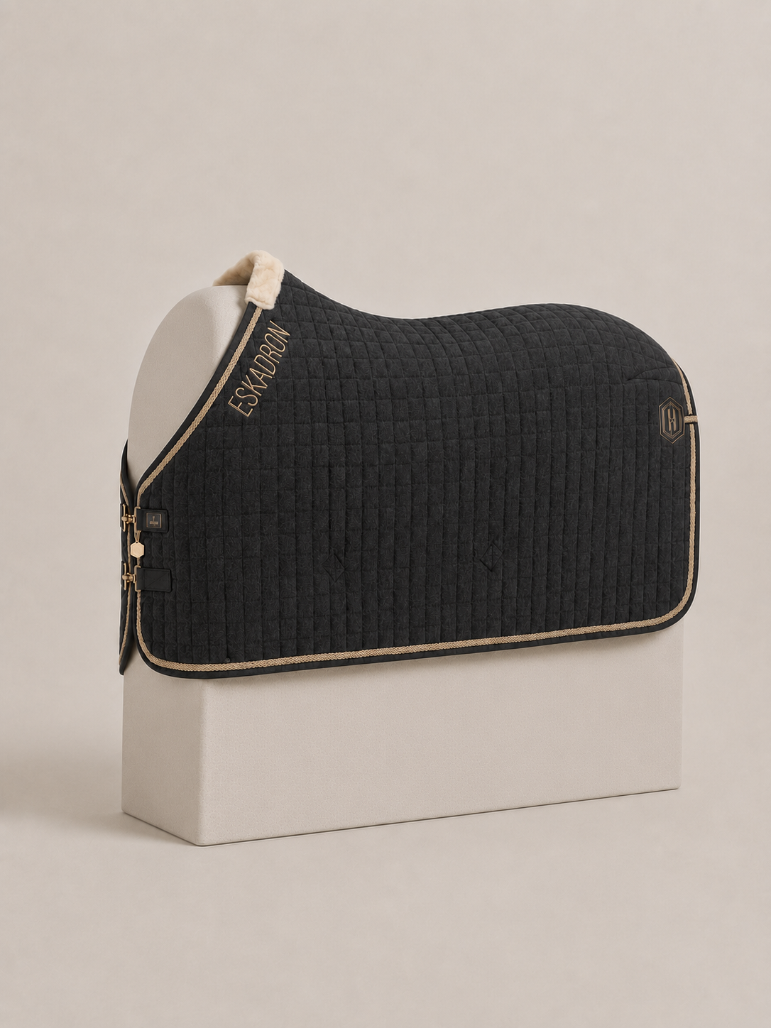 Eskadron Heritage Quilted Cooler Sweat Rug Gray/Black