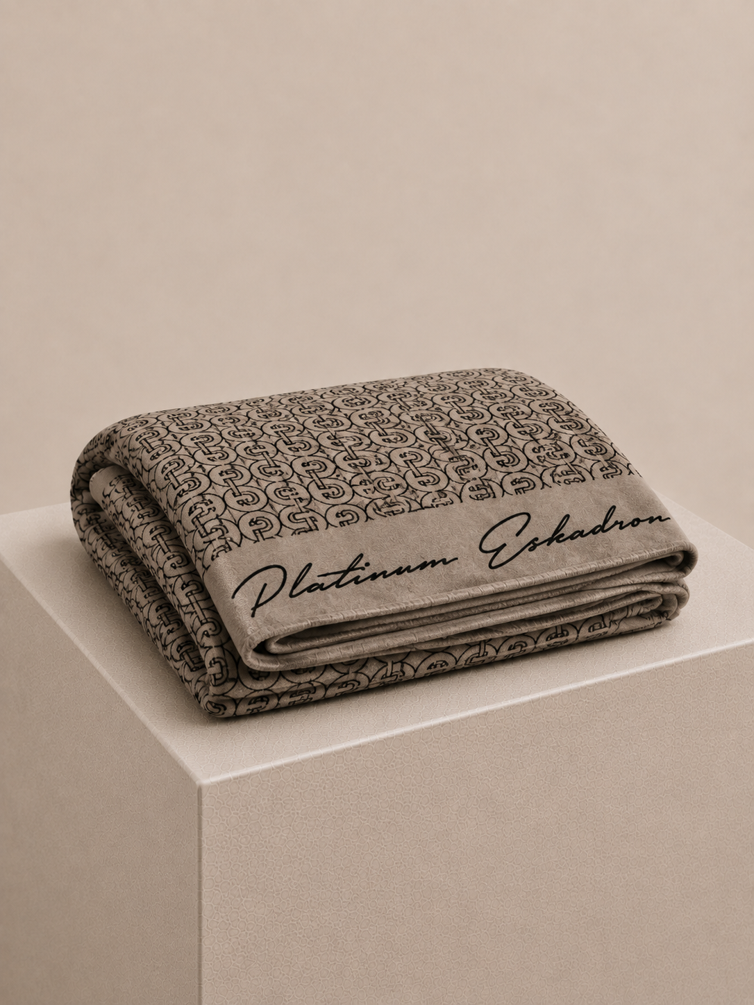 Eskadron Platinum Fleece Throw Blanket Pale Gray