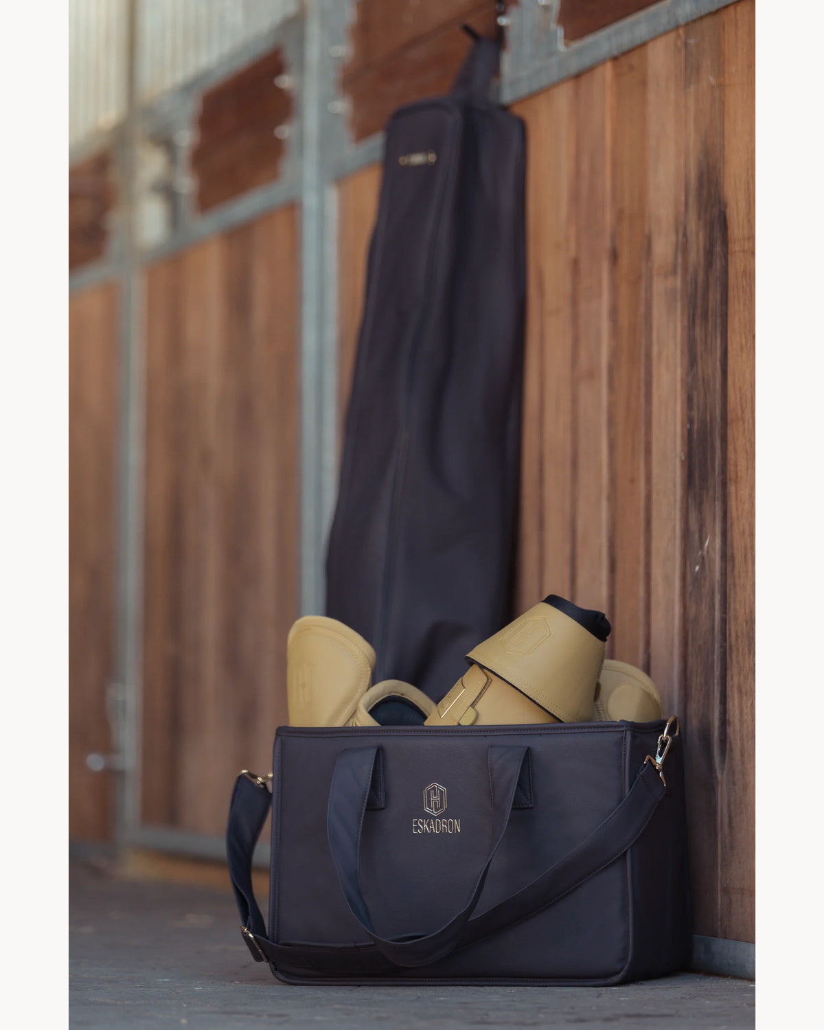 Eskadron Heritage Grooming Tote Accessories Bag Dark Brown
