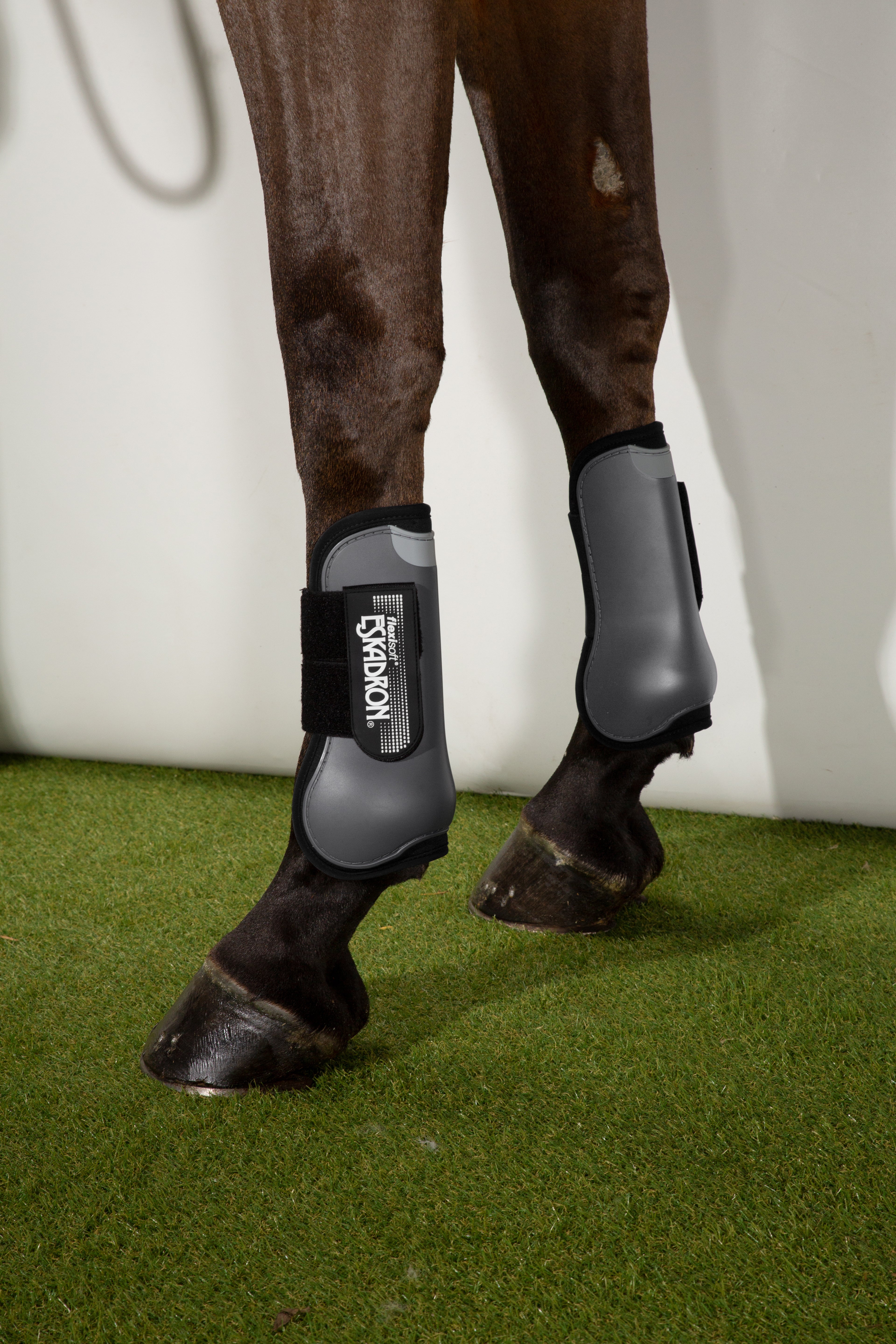 Eskadron Flexisoft Tendon Leg Protection Boots Fronts Anthracite Gray