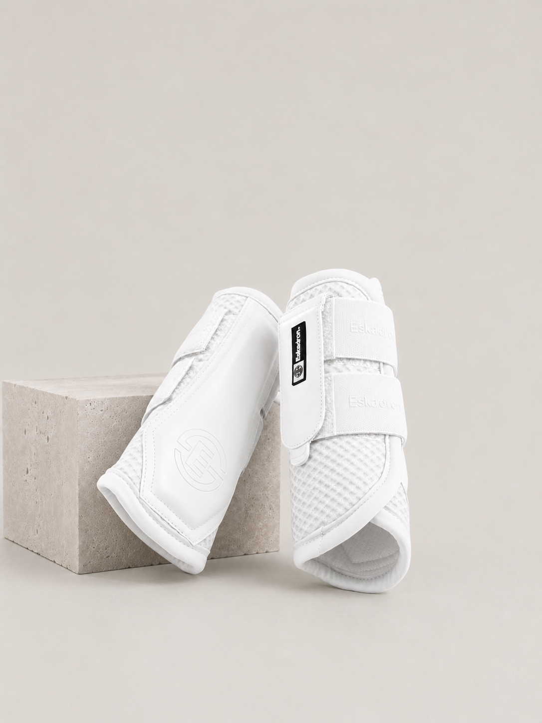 Eskadron Horse Tendon Exercise Mesh Boots White
