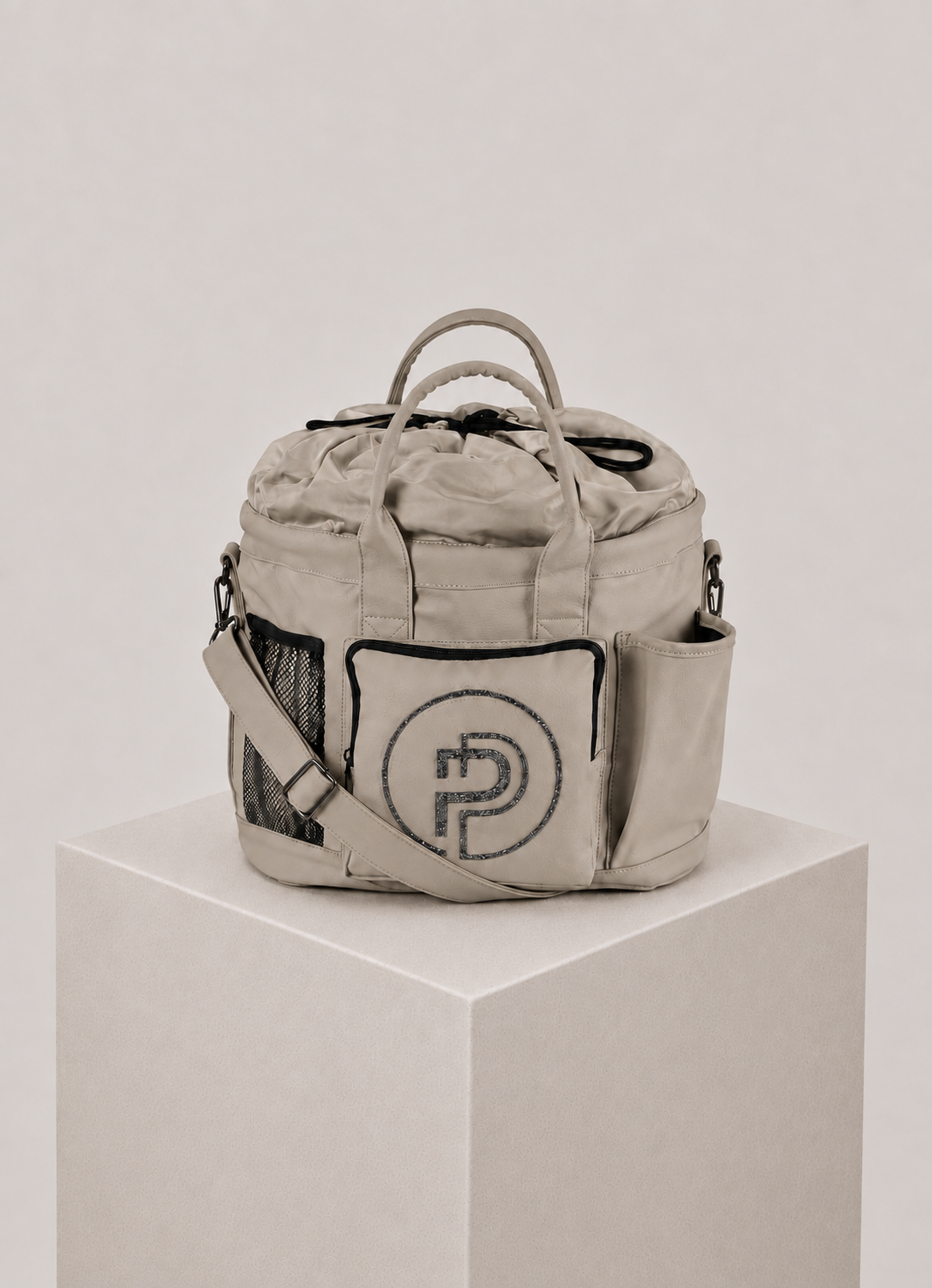 Eskadron Platinum Faux Leather Grooming Accessories Bag Pale Gray