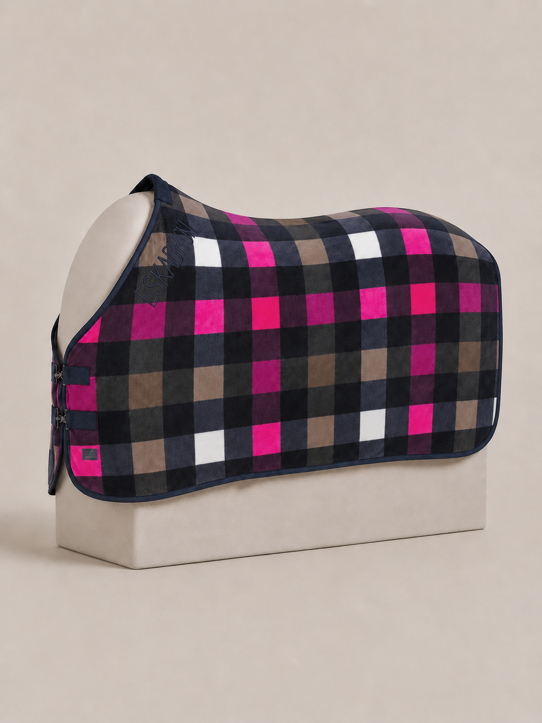 Eskadron Dynamic 2026 Black Pink Check Lightweight Cooler