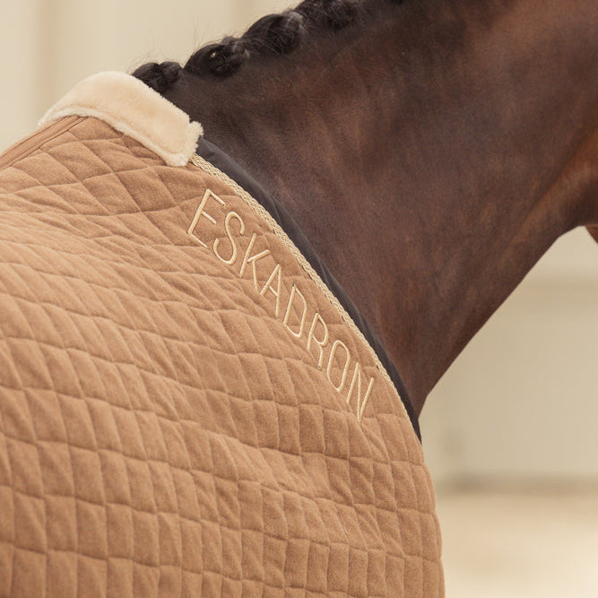Eskadron Heritage Quilted Cooler Sweat Rug Almond Brown