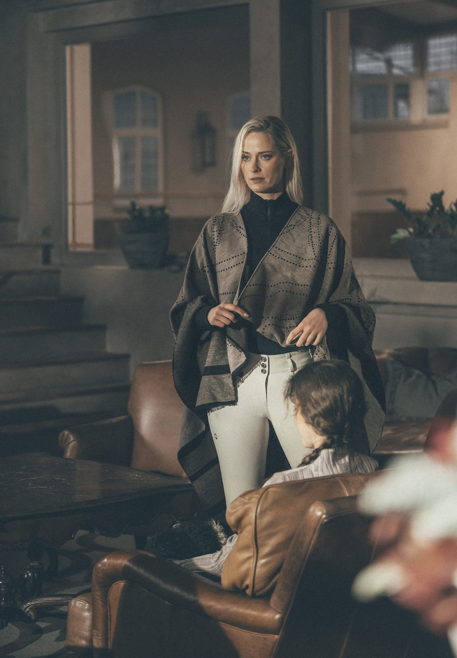 Pikeur 2-1 Wrap Cape Poncho Mocha Cream